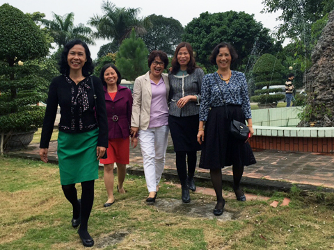 Các cựu sinh viên nữ khóa D1 thăm lại mái trường xưa tại Suối Hai - Ba Vì - Hà Nội
