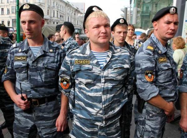 Lực lượng OMON-cảnh sát đặc nhiệm của Nga với trang bị cực kỳ tối giản