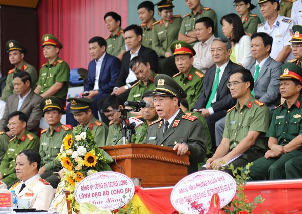 Thượng tướng, PGS.TS Bùi Văn Nam, Thứ trưởng Bộ Công an phát biểu chỉ đạo tại lễ khai giảng