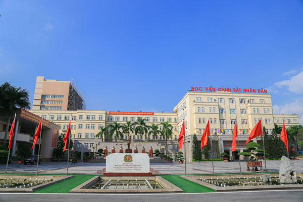 Với tổng diện tích của trường rộng hơn 12ha, đặt tại Phường Cổ Nhuế2, Quận Bắc Từ Liêm, TP. Hà Nội, Học viện CSND là một trong hai cơ sở giáo dục đại học trọng điểm của ngành Công an.