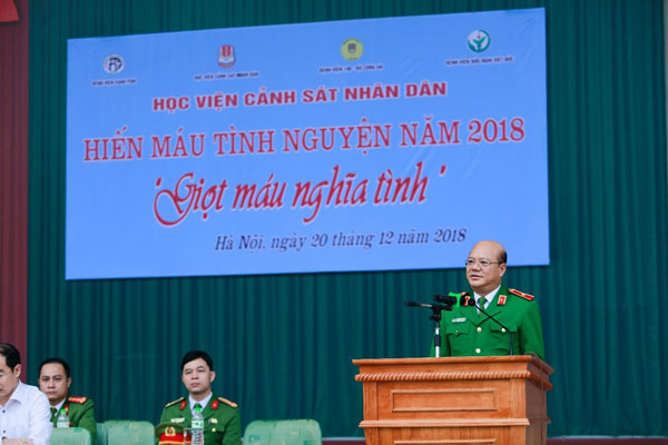 Thiếu tướng, PGS.TS Trần Minh Chất - Phó Giám đốc Học viện phát biểu tại lễ phát động