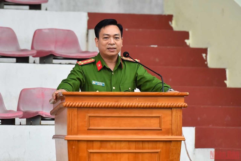 Đại tá Nguyễn Đăng Sáu, Phó Giám đốc Học viện Cảnh sát nhân dân phát biểu khai mạc hội thao.